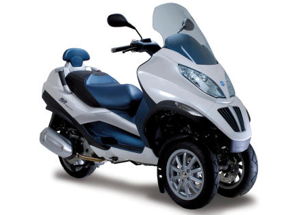 Piaggio 3-wheeled scooter for car driving license