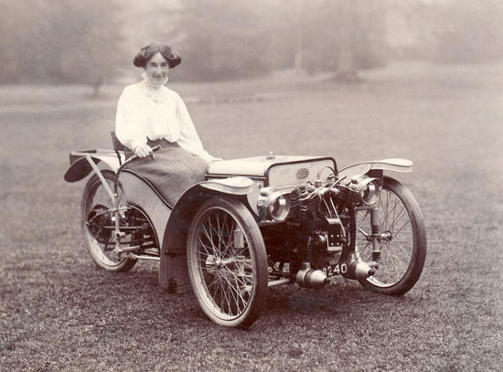 Mrs Hawkes op Morgan