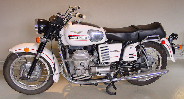 Postkaart tgv. 50 jaar Moto Guzzi V7