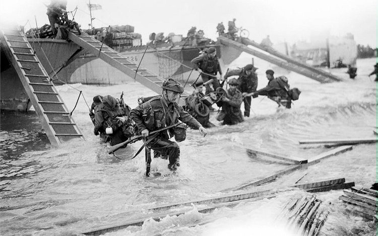 Foto afbeelding landing in Normandië uit collectie Imperial War Museum