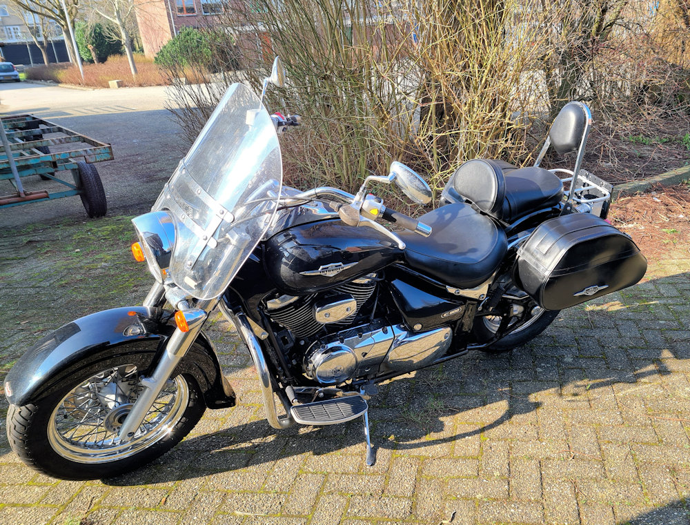 Suzuki Intruder C800