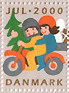 Detail van de motorrijder met duopassagier 2e rij van onder de 4e zegel van links