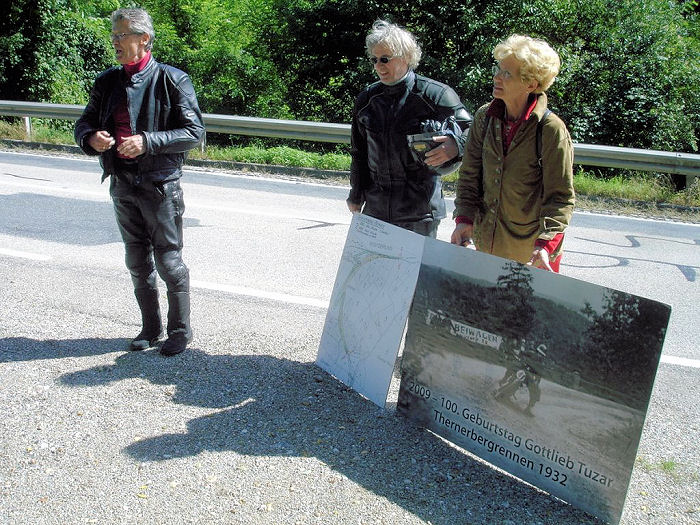 De familie Tuzar in de "postzegelbocht"